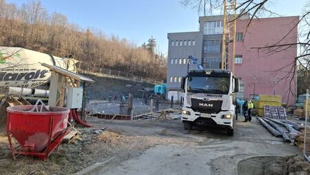 Dela na gradbišču novega trakta in telovadnice OŠ Dragotina Ketteja (1)